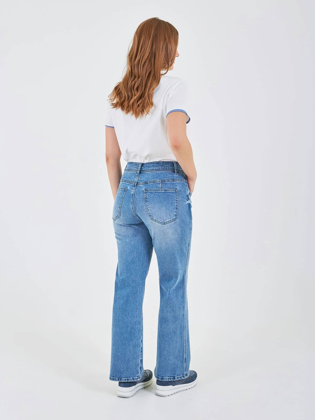 ФУТБОЛКА STERN с цветочным принтом и контрастными рукавами